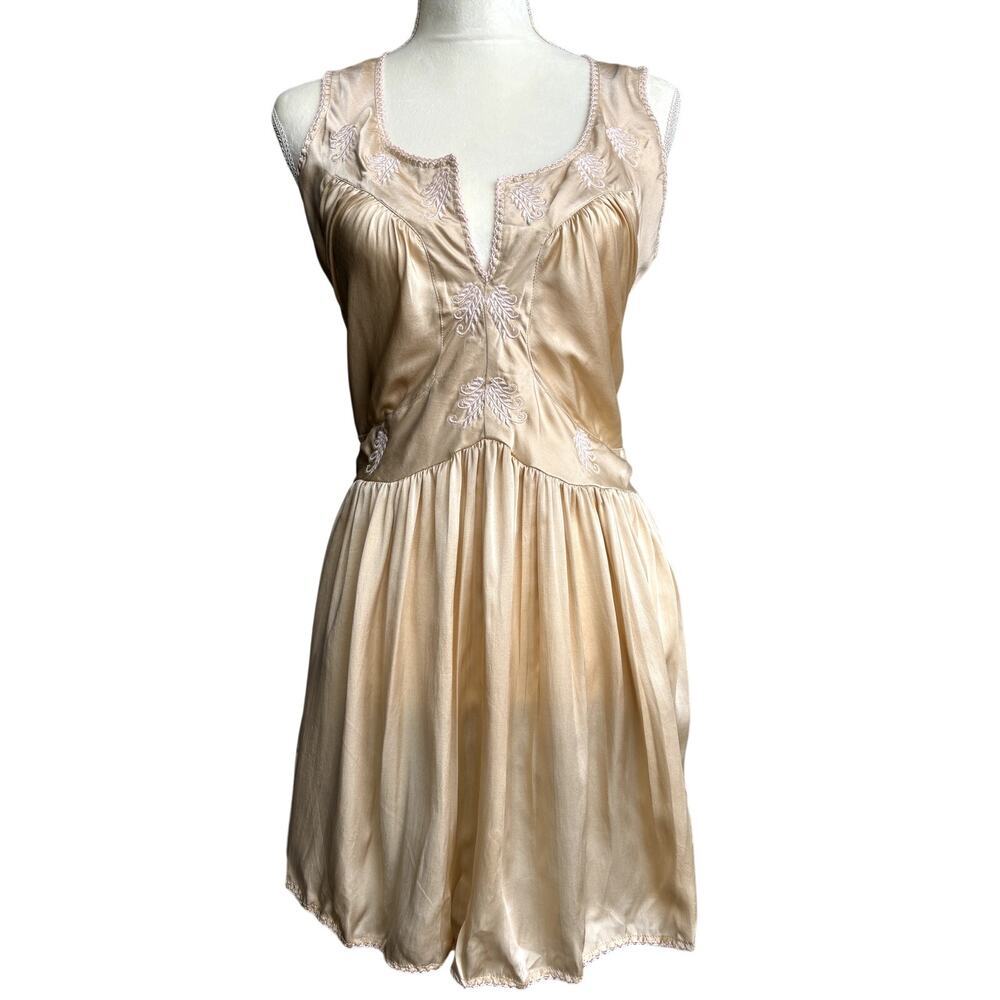 Chasing Unicorns BNWT Vintage-Inspired Embroidered Silk Dress Size S - Picture 2 of 14